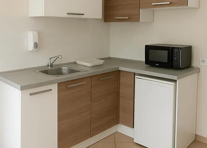 Private In Primea Section B * 茨雷沃