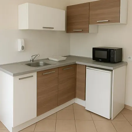 Private In Primea Section B * צרבו